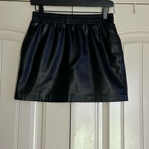 Eesome Black Casual Skirt